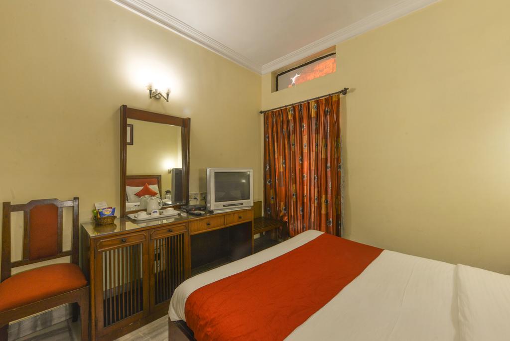 Camac Plaza Hotel Kolkata Room photo